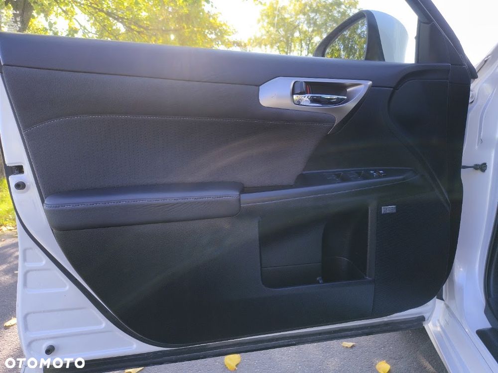 Lexus CT - 18