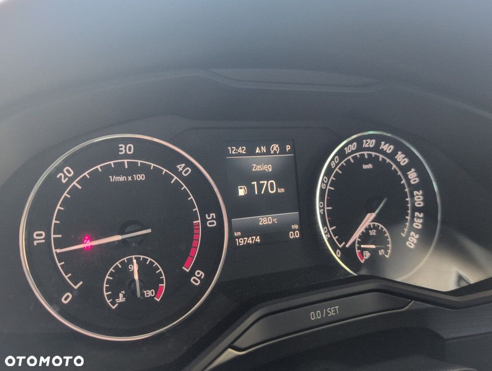Skoda Superb 2.0 TDI SCR Style DSG - 24