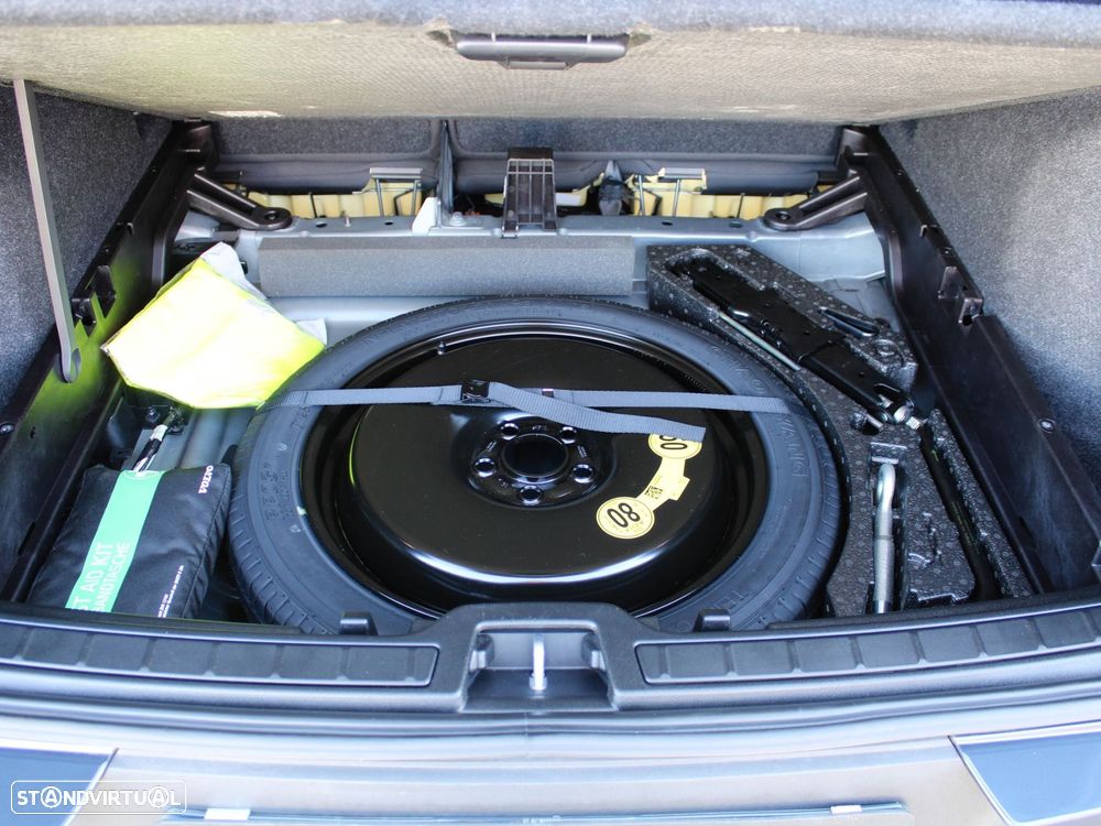 Volvo XC 40 1.5 T2 Momentum Plus - 56