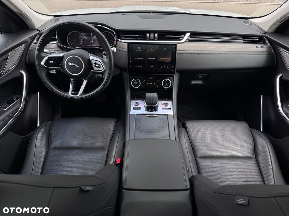Jaguar F-Pace - 11