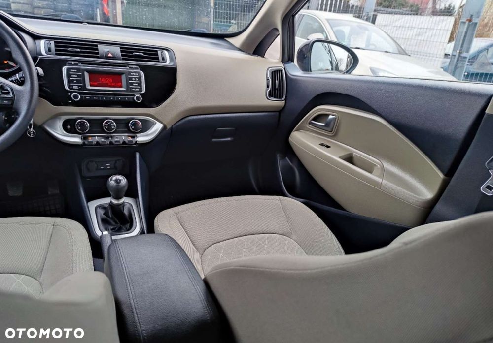 Kia Rio - 28