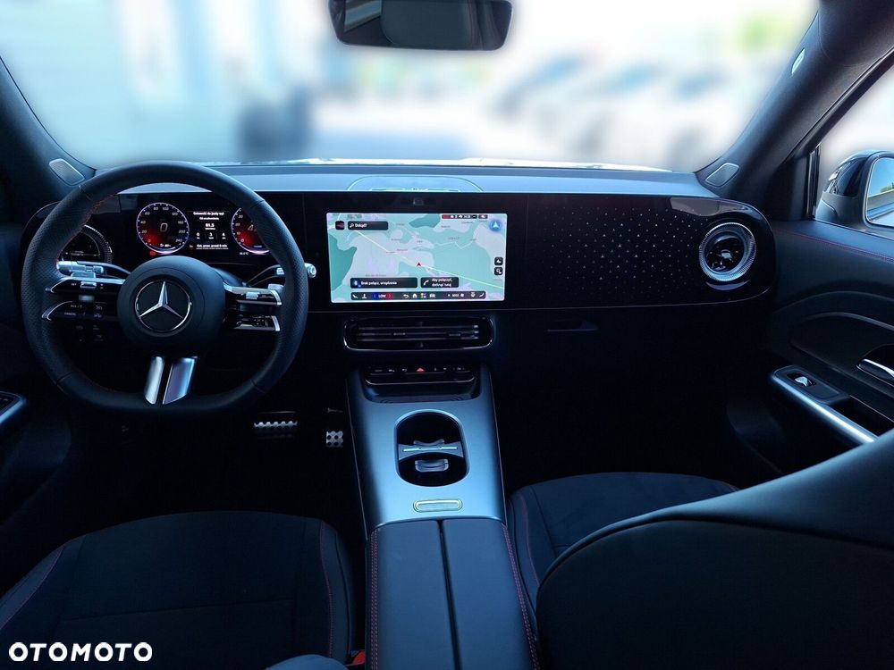 Mercedes-Benz GLB - 12