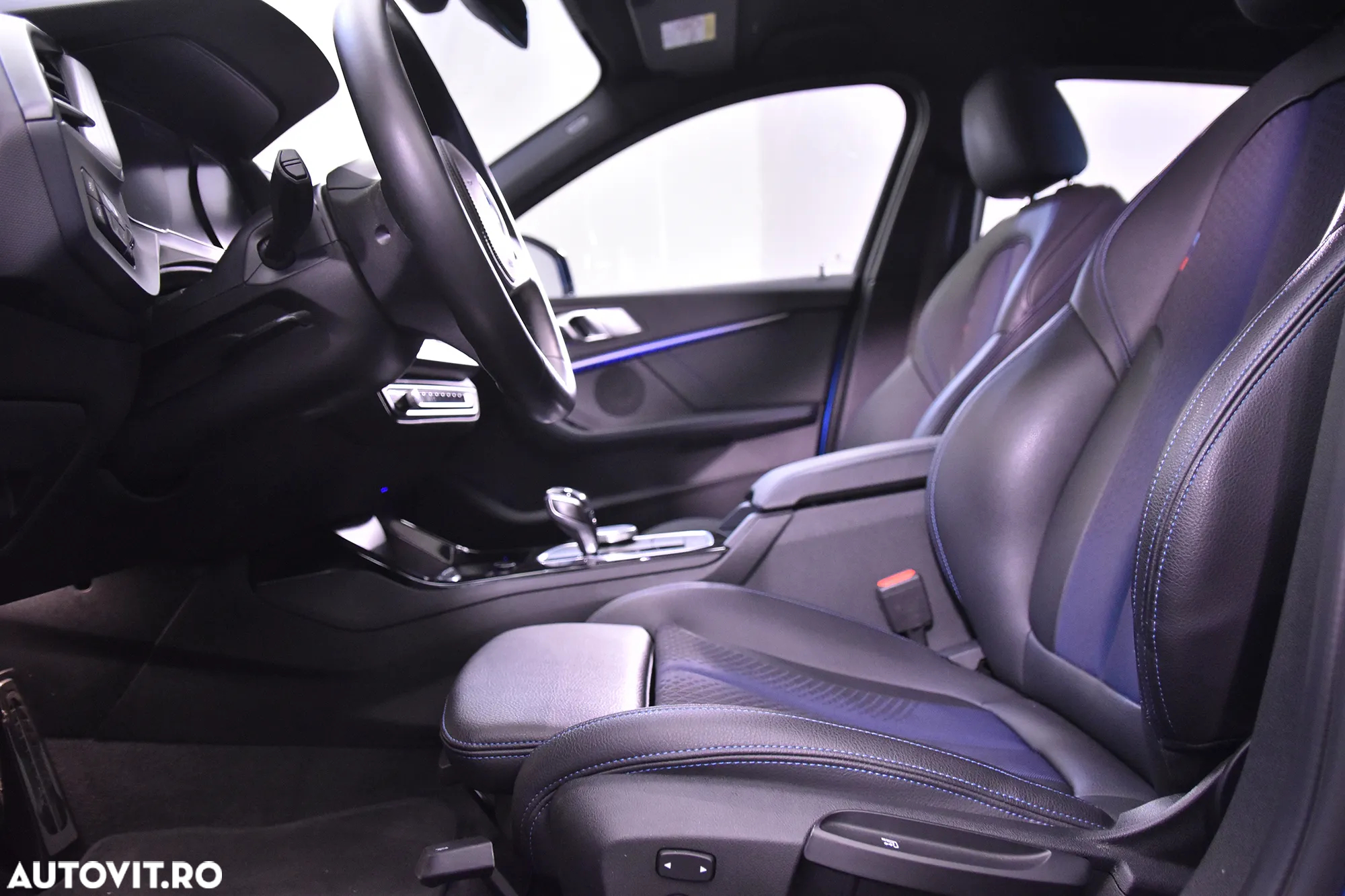 BMW Seria 1 118i Aut. M Sport - 24