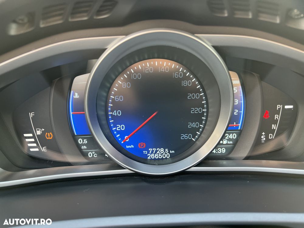 Volvo V40 D2 Powershift - 7