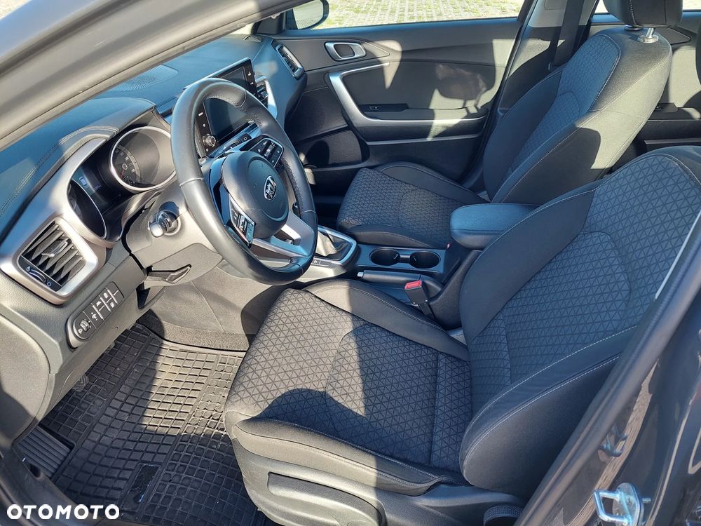 Kia Ceed 1.6 CRDi mHEV M - 16