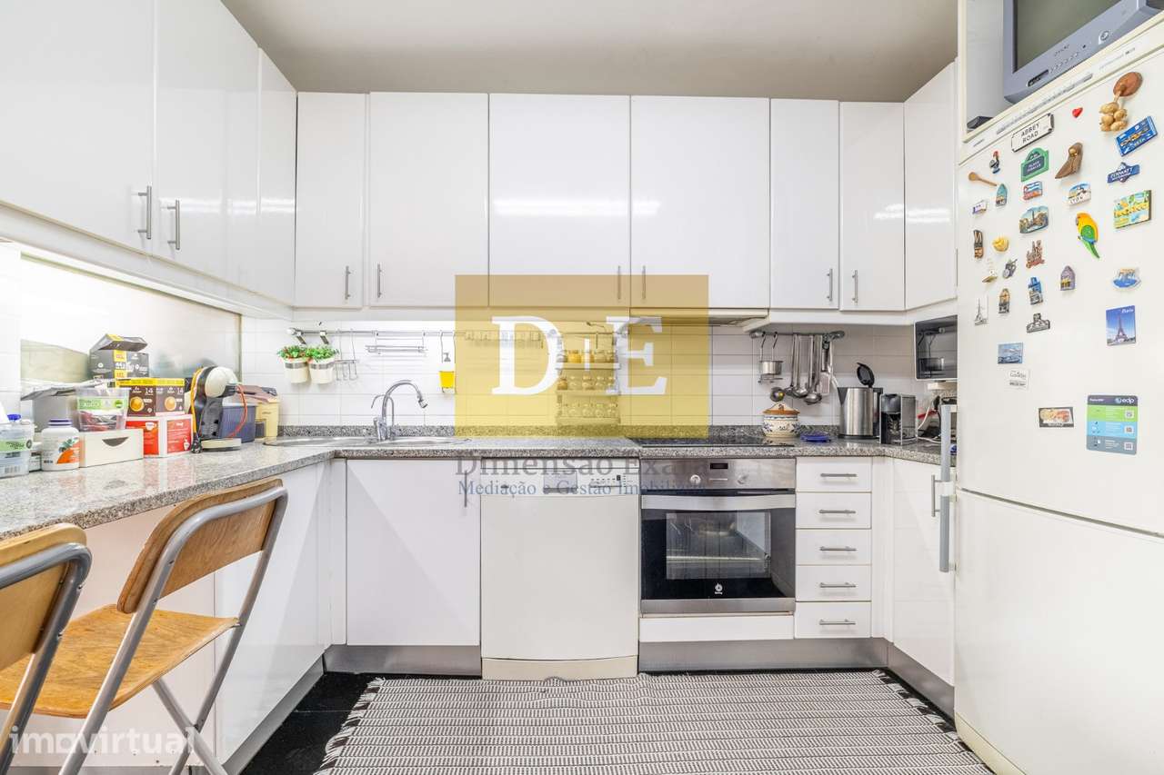 Apartamento T3 em Zona Nobre de Requesende em Ramalde - Grande imagem: 2/38