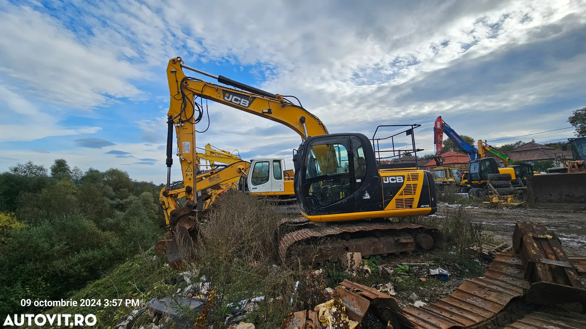 JCB JS 145 Excavator pe senile - 5