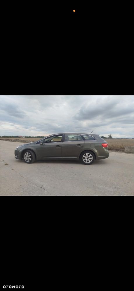 Toyota Avensis 2.0 D-4D Premium - 2