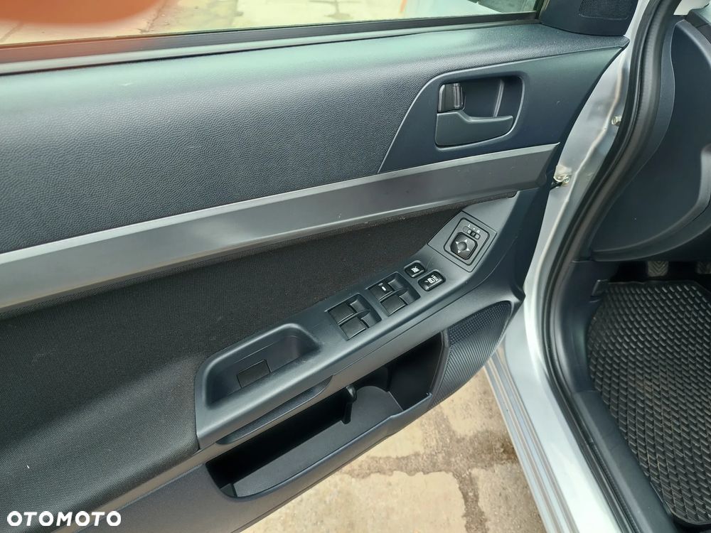 Mitsubishi Lancer - 19