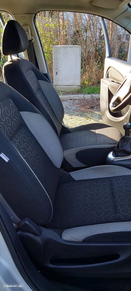 Citroën C3 Picasso 1.6 HDi Confort Airdream - 17