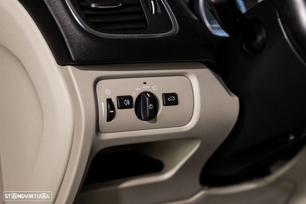 Volvo V40 Cross Country 2.0 D2 - 29