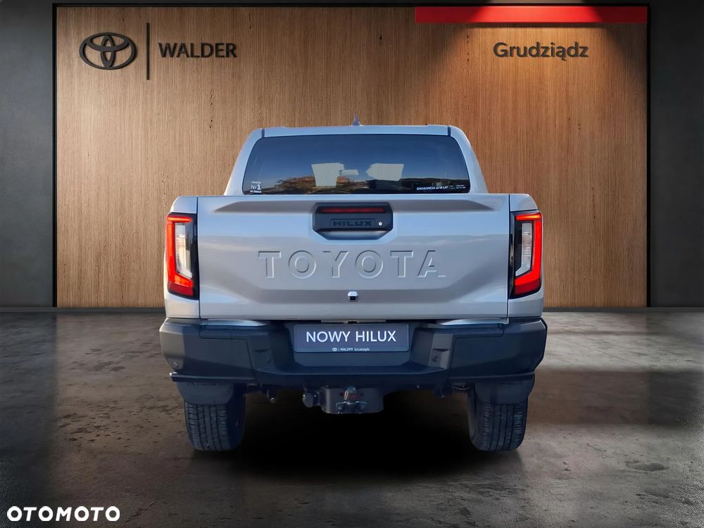 Toyota Hilux - 4