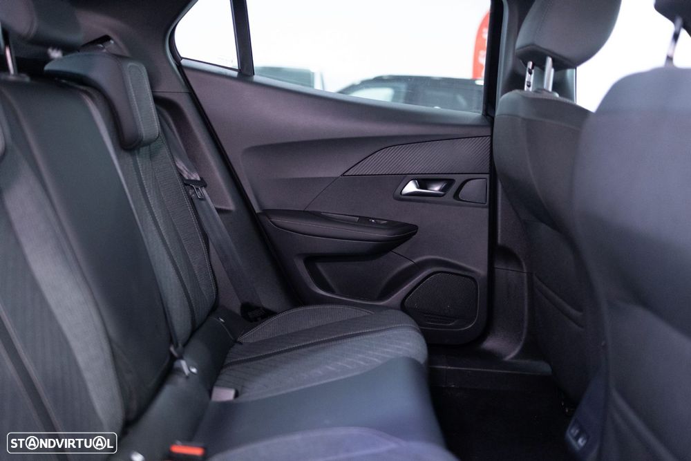 Peugeot 2008 1.2 Hybrid Allure e-DCS6 - 41