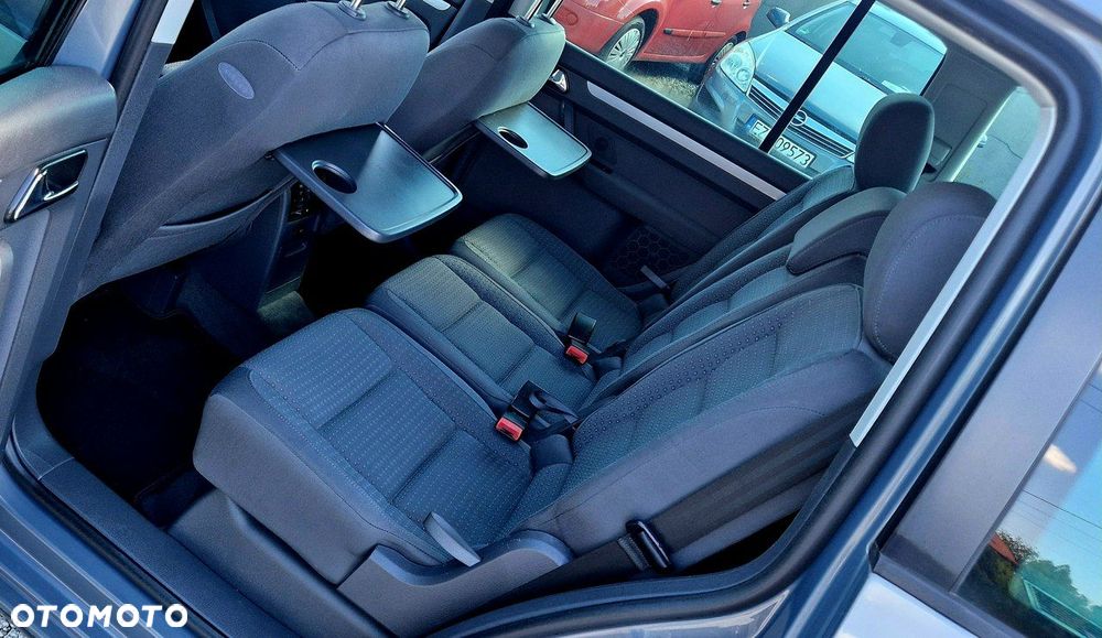 Volkswagen Touran 2.0 TDI Q-Line - 11