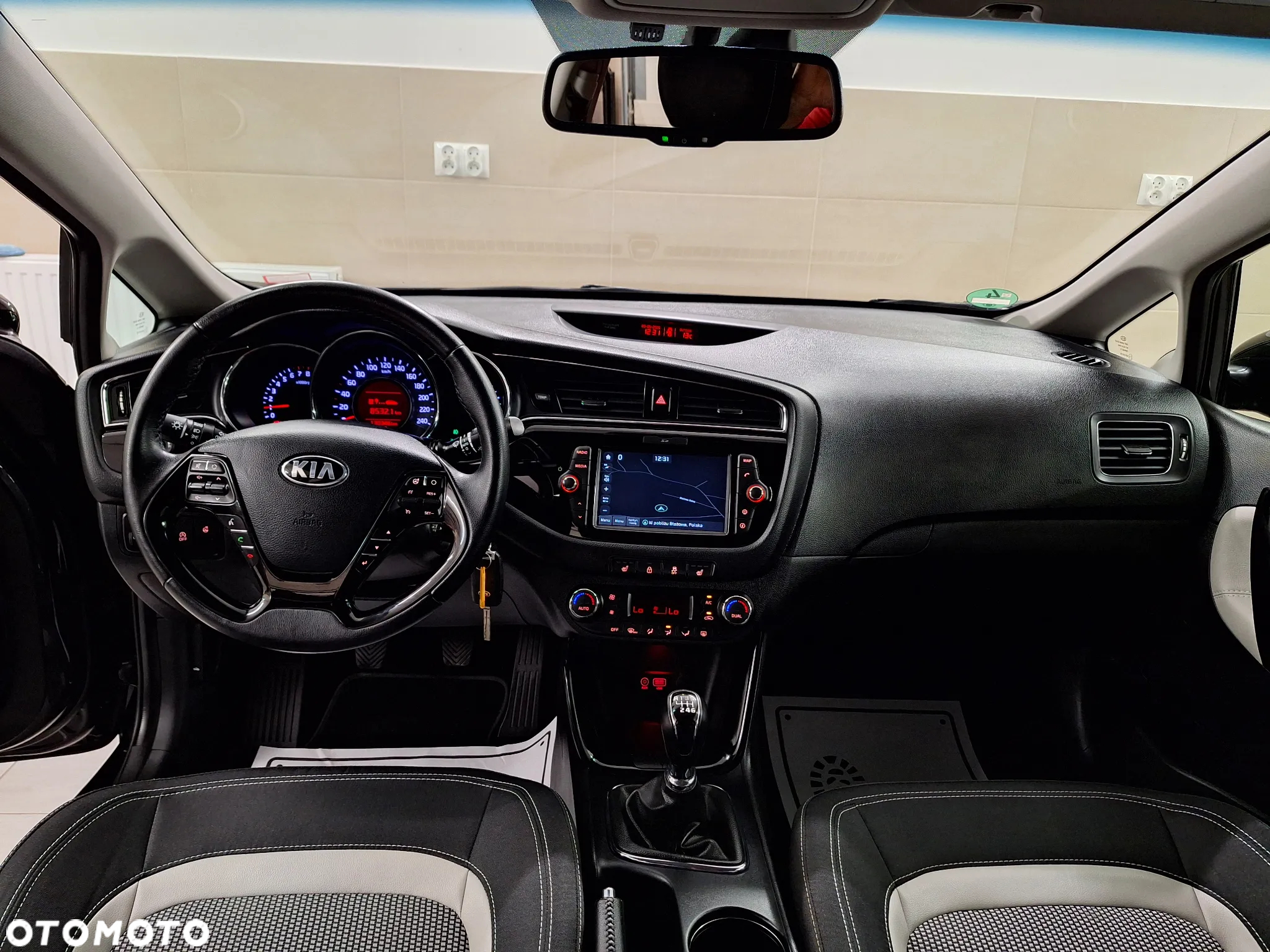 Kia Ceed 1.4 CVVT SW Dream Team Edition - 23