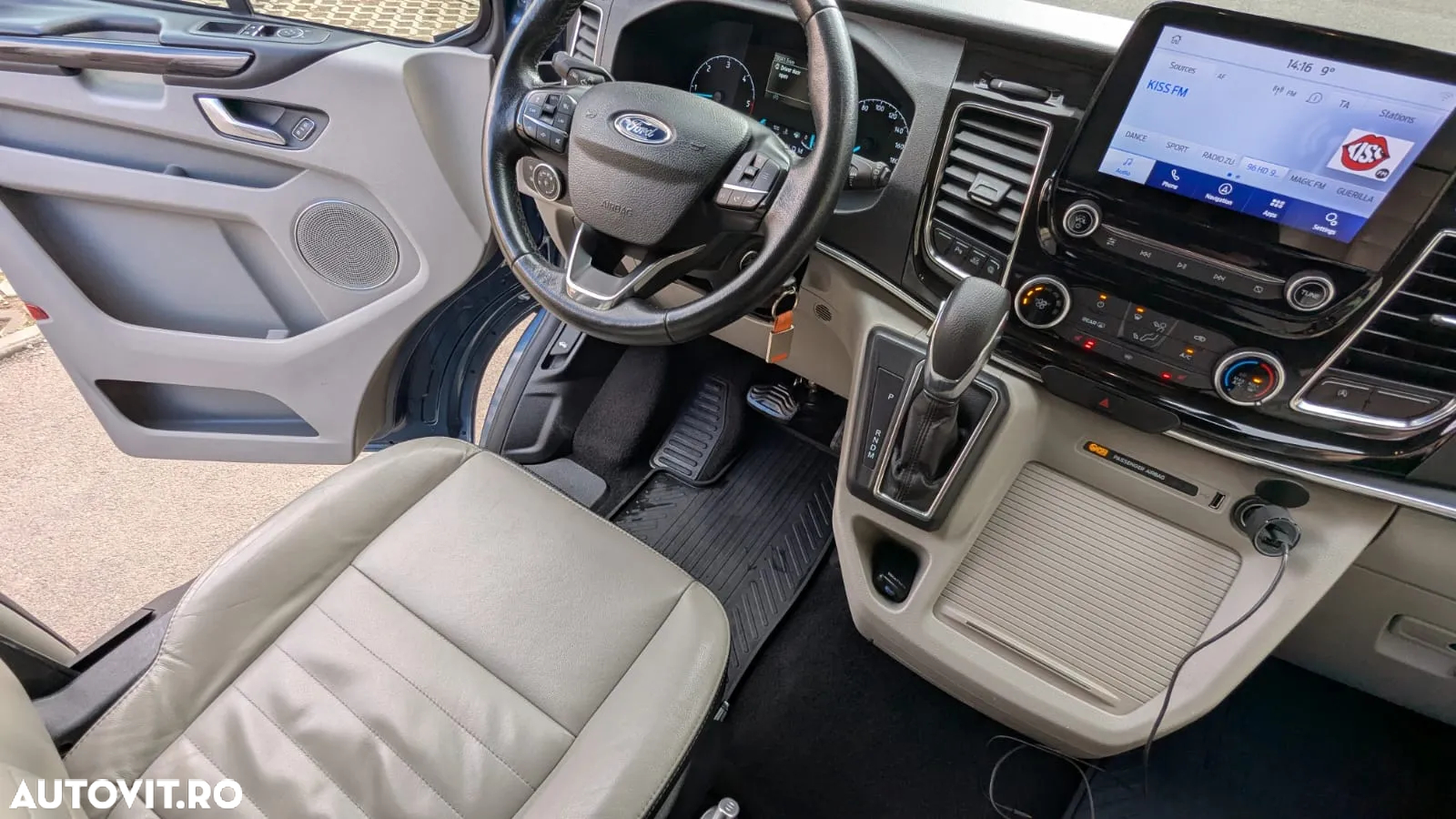 Ford Tourneo Custom Bus 320 2.0 EcoBlue 185 CP L2H1 Titanium X Aut. - 23