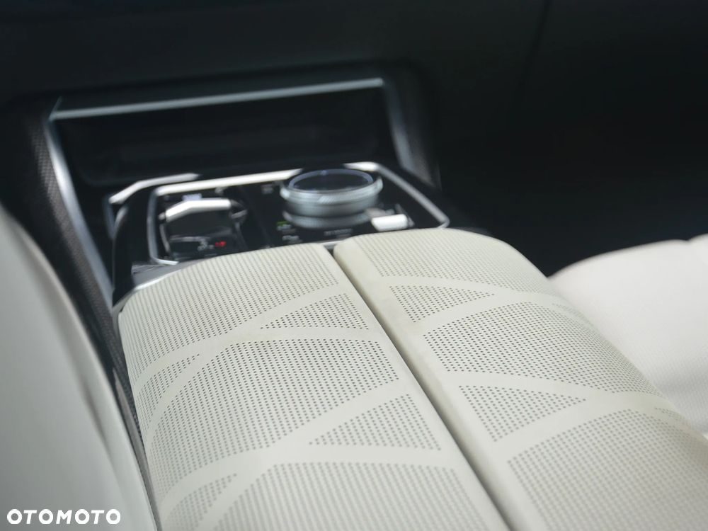 BMW Seria 7 740d xDrive mHEV M Sport sport - 23