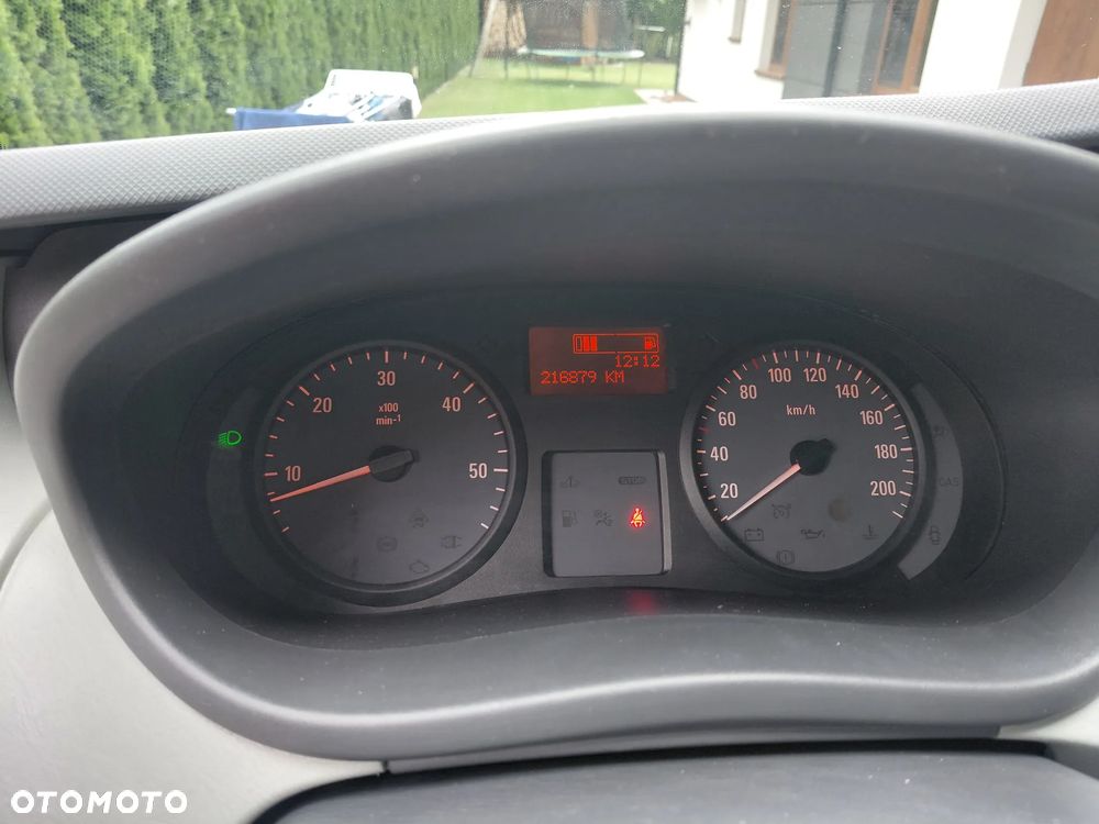Opel Vivaro Trafic 2012 - 13