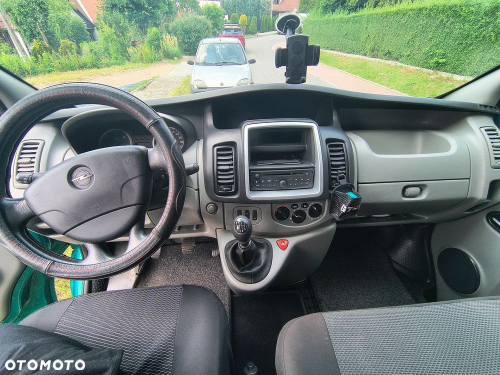 Opel Vivaro - 10