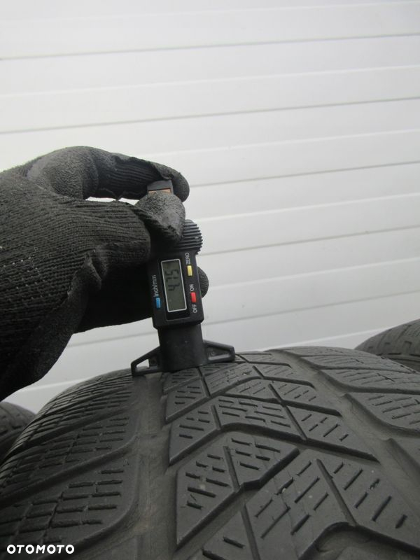 OPONY ZIMA 4szt PIRELLI SCORPION WINTER 235/60R17 106H - 4
