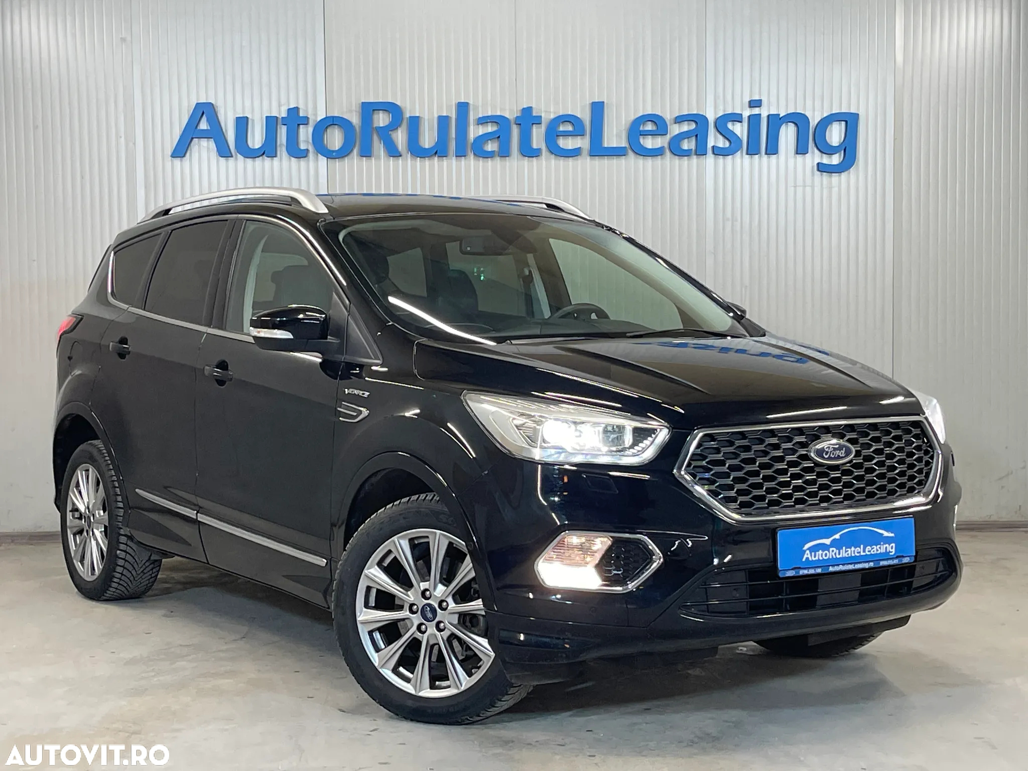 Ford Kuga 2.0 TDCi 4WD Powershift Vignale - 2