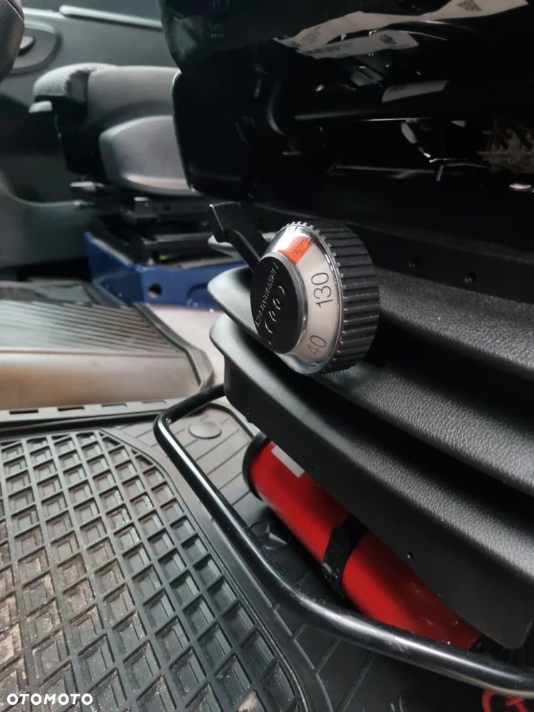 Mercedes-Benz Sprinter - 13