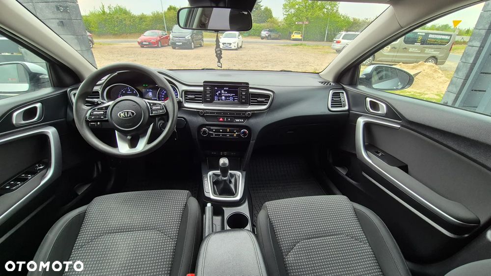 Kia Ceed - 24