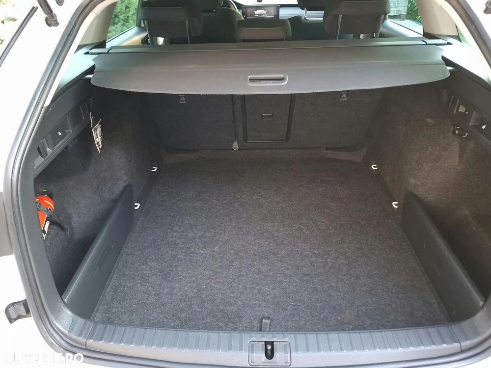 Skoda Octavia 2.0 TDI DSG Style - 10