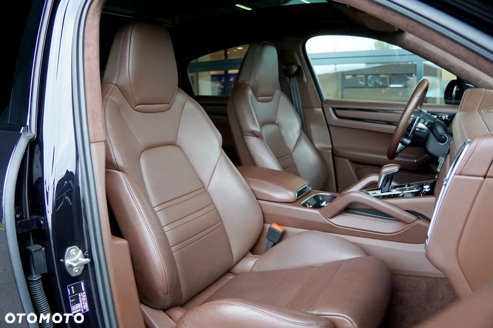Porsche Cayenne GTS Tiptronic S - 24