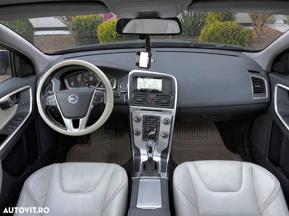 Volvo XC 60 D5 AWD Geartronic Ocean Race - 12