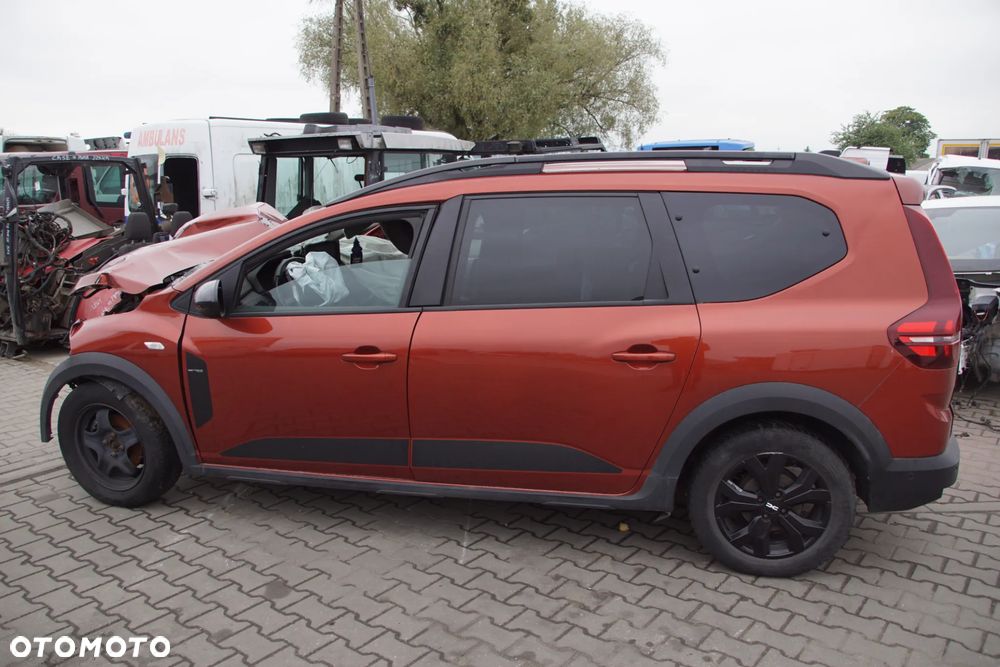 Auto na części - Dacia Jogger Lift 1.0 TCE ECO-G 91 KM H4D480 JT4018 2023R Silnik Skrzynia Drzwi Klapa Zderzak Błotnik Lampa Lusterko Klamka Szyba Deska Kokpit Sterownik Moduł Czujnik Licznik Wyświetlacz Panel - 3
