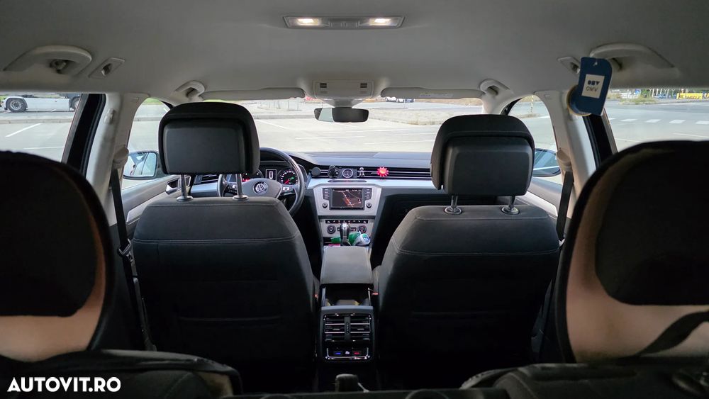 Volkswagen Passat 2.0 TDI DSG Comfortline - 12
