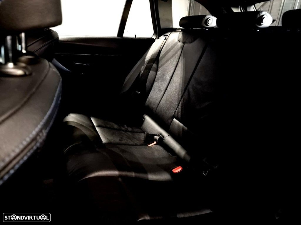 BMW 318 i Touring Pack M Auto - 26