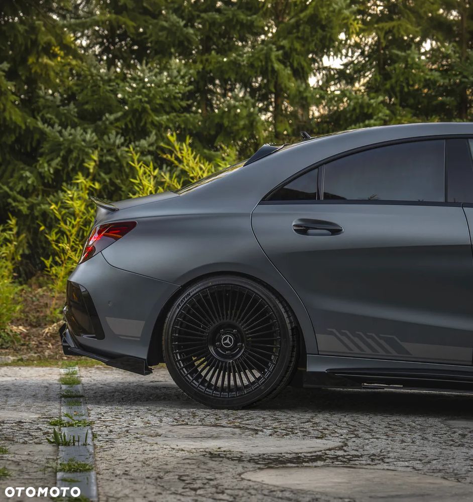 Mercedes-Benz CLA 180 7G-DCT AMG Line - 13