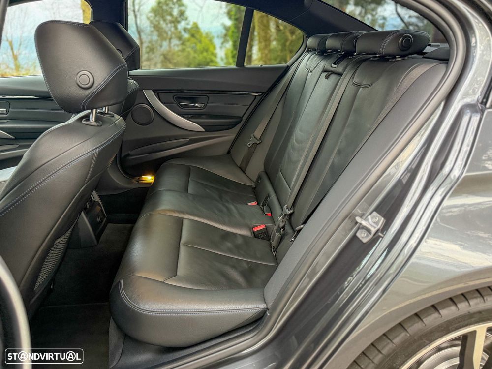 BMW 330 e iPerformance Pack M Shadow - 18