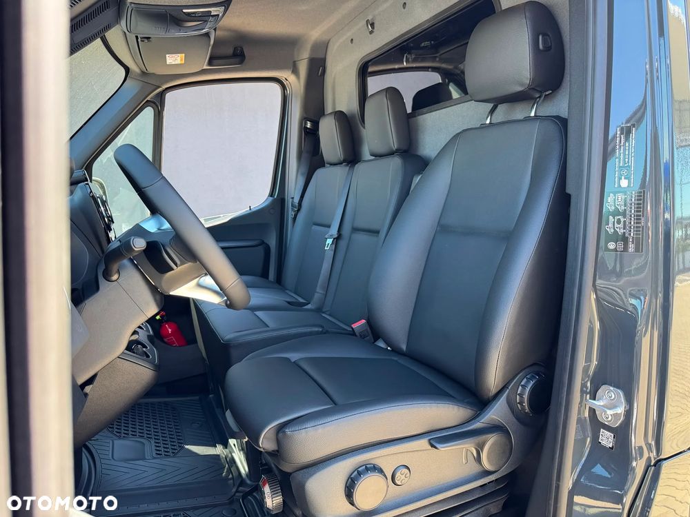 Mercedes-Benz Sprinter - 14