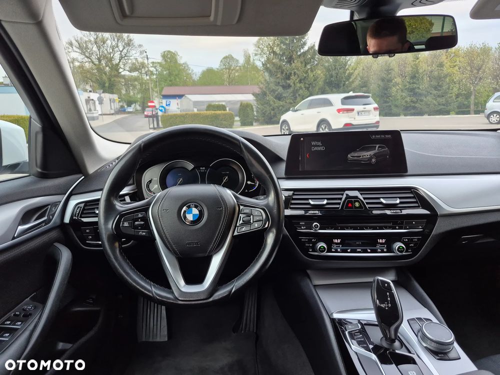 BMW Seria 5 520d xDrive Sport Line - 28
