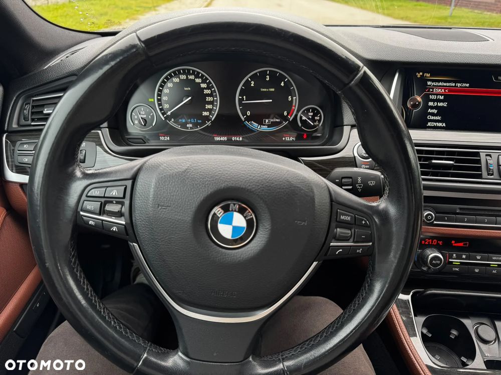 BMW Seria 5 525d xDrive Sport-Aut Luxury Line - 9