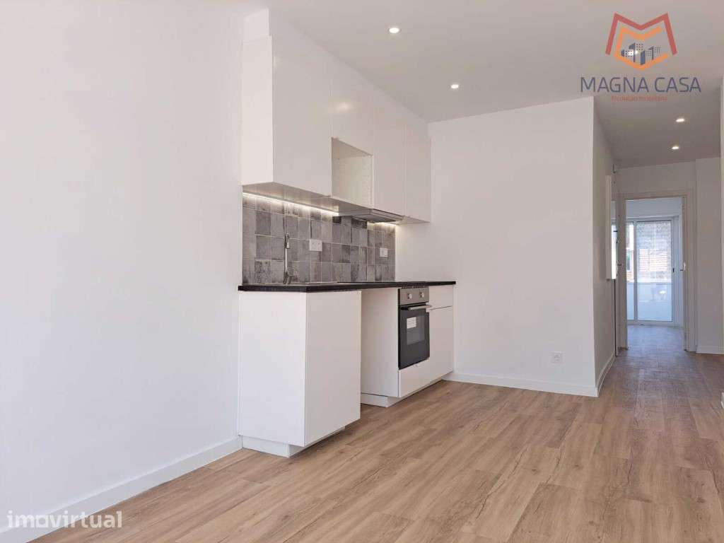 Apartamento T3 com Varanda para venda em Cacém - Sintra - Lisboa - Grande imagem: 2/29