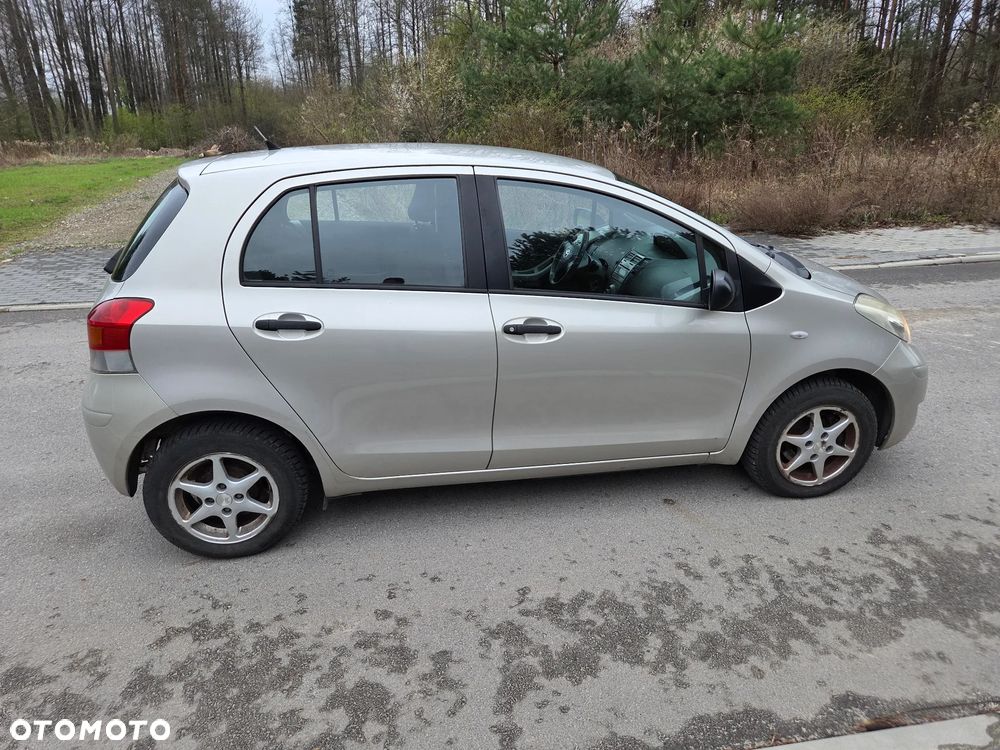 Toyota Yaris 1.0 Entry - 3