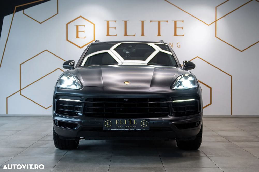 Porsche Cayenne Standard - 2
