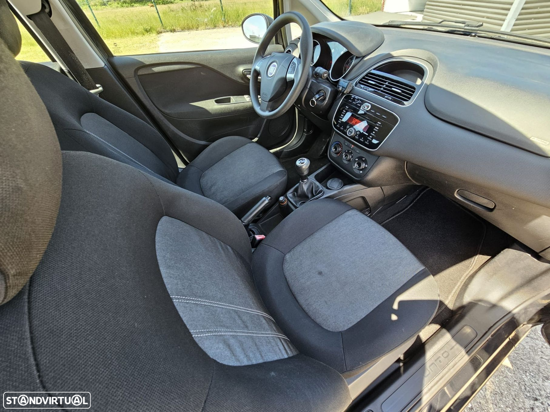Fiat Punto 1.3 M-Jet Lounge S&S - 26