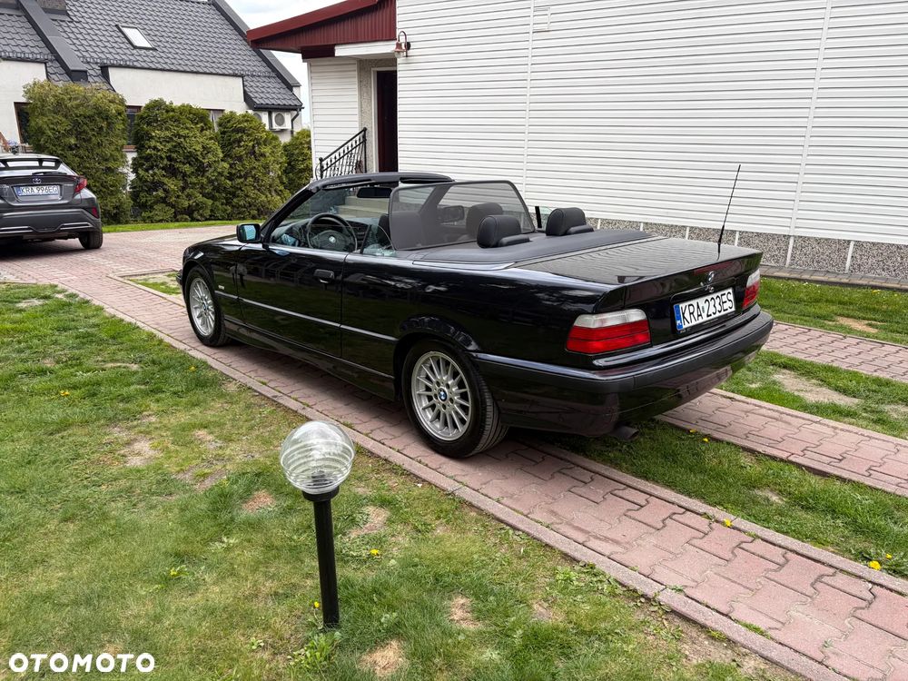 BMW Seria 3 320i - 6