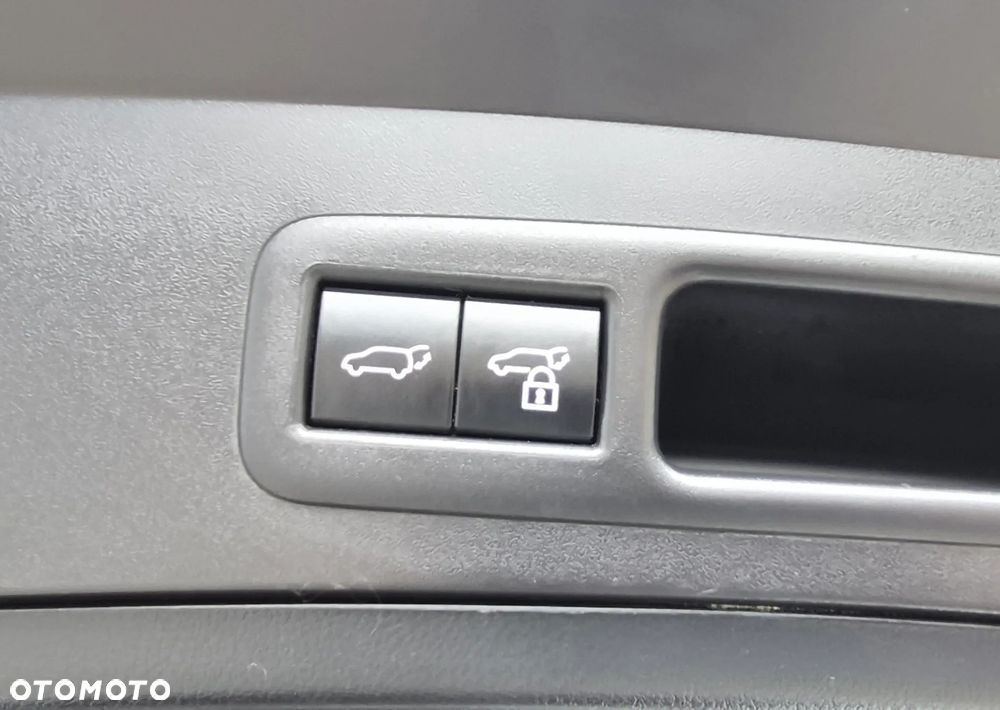Lexus UX 250h GPF F Sport Design+ 2WD - 39