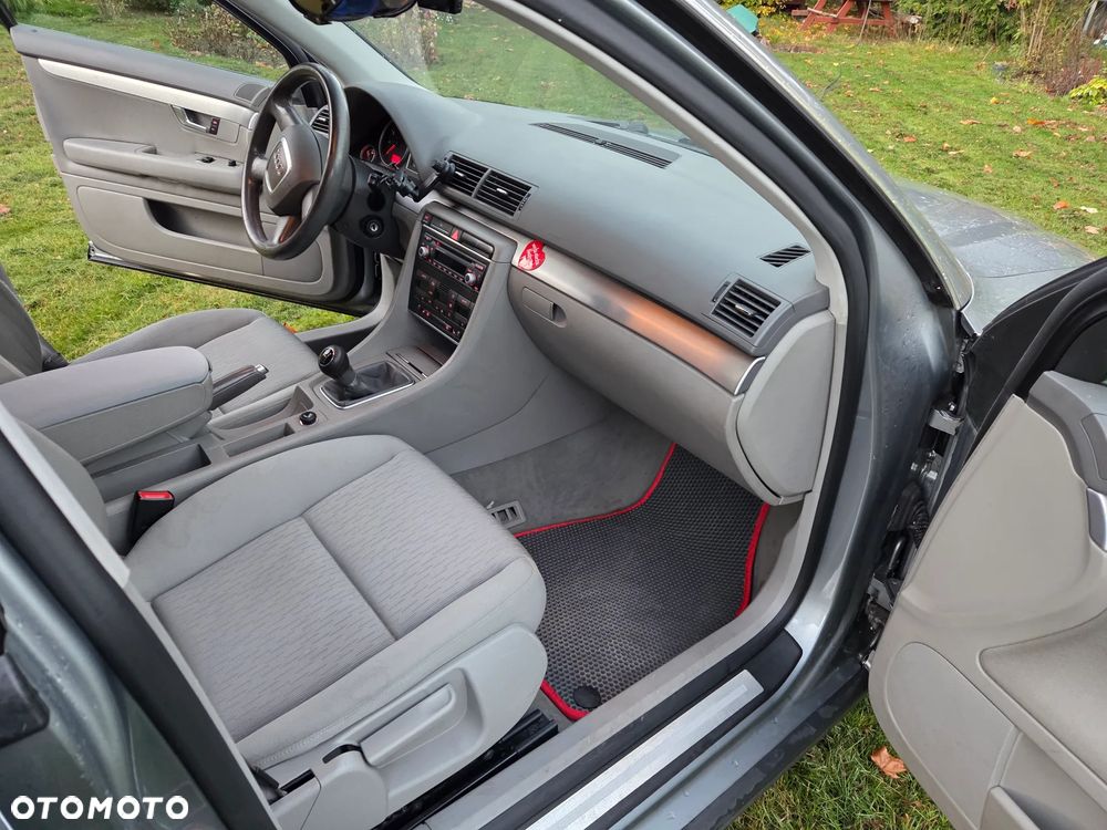 Audi A4 Limousine - 6