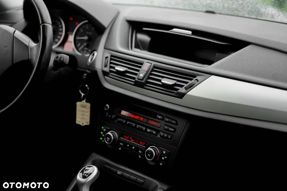 BMW X1 sDrive18i - 24