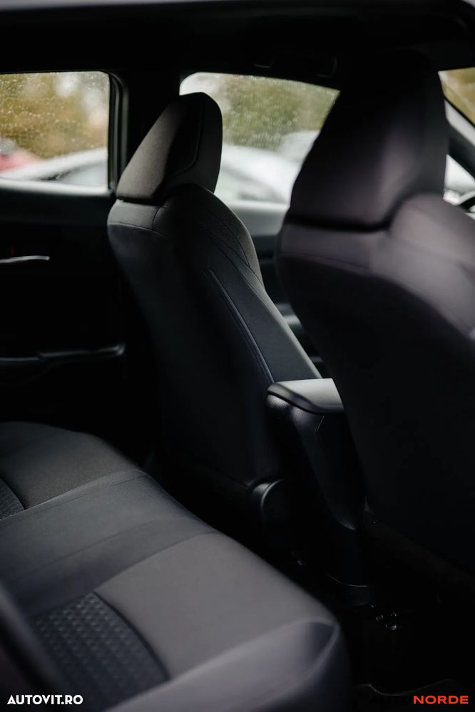 Toyota C-HR - 36