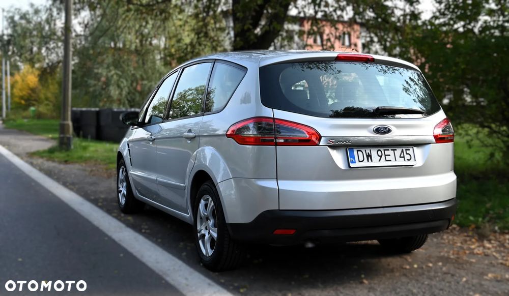 Ford S-Max - 17