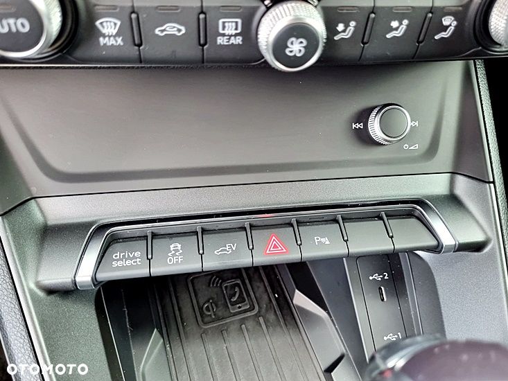 Audi Q3 Sportback 45 TFSIe S tronic S line - 33