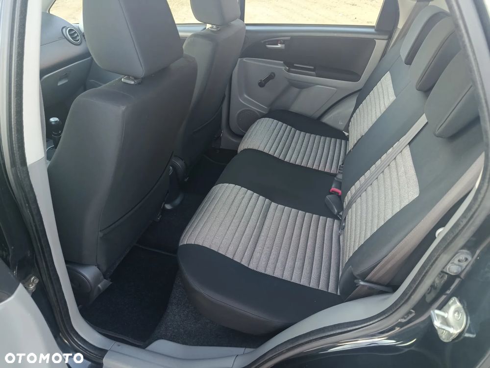 Suzuki SX4 - 9